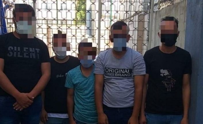 Durdurulan araçta 5 düzensiz göçmen yakalandı