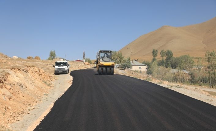 Gürpınar Belediyesinden asfalt çalışması