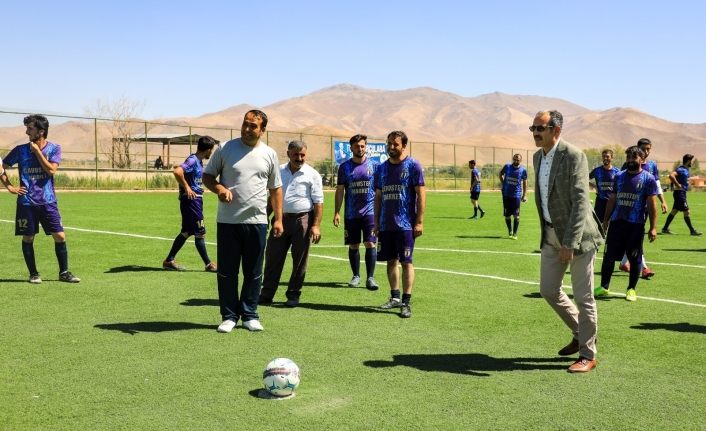 Van’ın Gürpınar Belediyesi'nin futbol turnuvası başladı