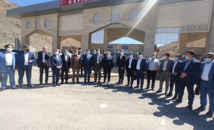 İRAN DOSTLUK GRUBU BAŞKANI AK PARTİ VAN MİLLETVEKİLİ OSMAN NURİ GÜLAÇARIN GİRİŞİMLERİYLE İRAN HEYETİ VAN'DA!