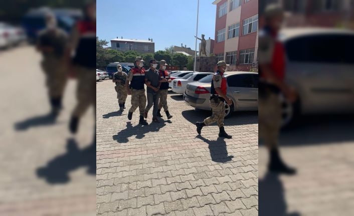 Terör örgütü propagandası yapan 1 kişi gözaltına alındı.