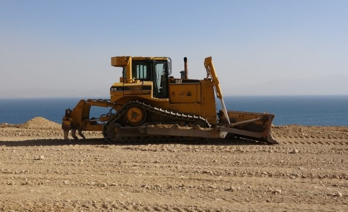 Türkiye’nin en güzel bisiklet yolu Van Gölü sahilinde yapılıyor