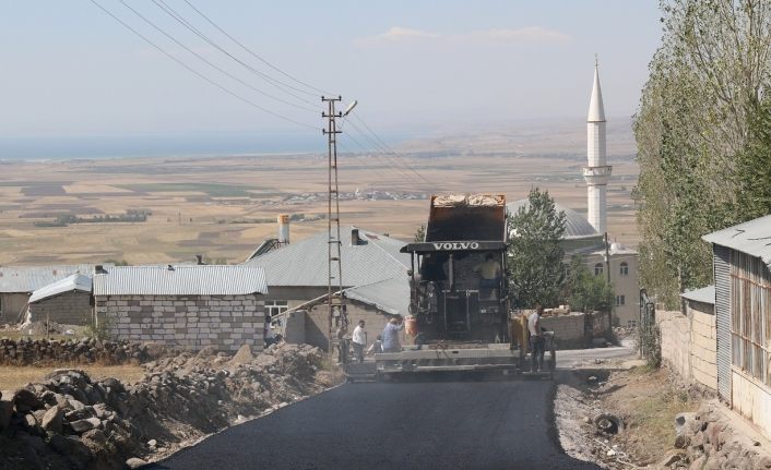 Van Büyükşehir Belediyesi, Beydağı Mahalle yolunu asfaltla buluşturdu