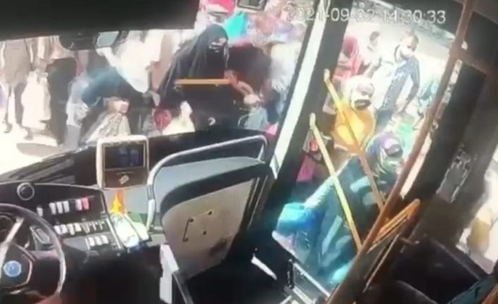 Van’da halk otobüsü durağında yankesicilik yapan şahıs yakalandı