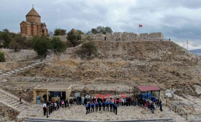 ÇOGEP kapsamında Akdamar Adası’nı gezdiler