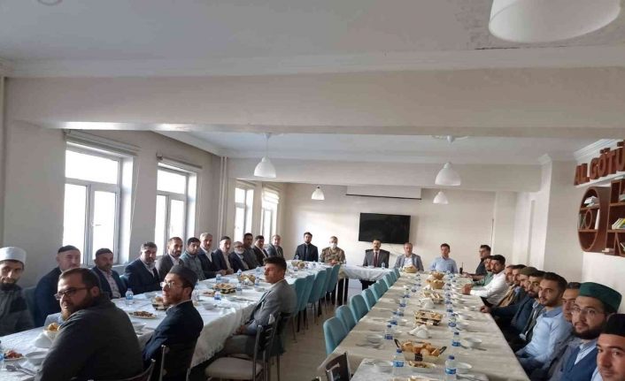 Kaymakam Kundakçı’dan din görevlilerine yemek