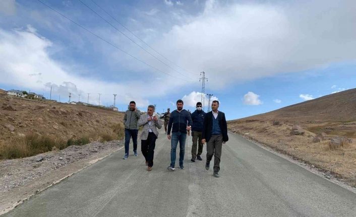 Muradiye Kaymakamı Savar, iki ilçeyi birbirine bağlayacak yolu inceledi