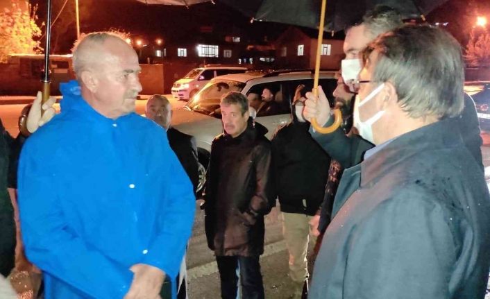 Tuşba Belediyesi’nden su taşkınlarına anında müdahale