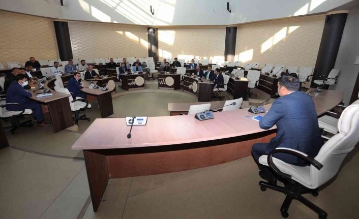 Van Büyükşehir Belediyesinde kışa hazırlık toplantısı