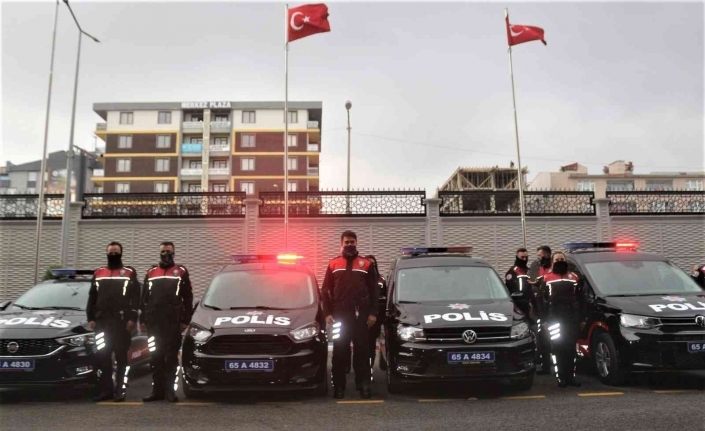 Van İl Emniyet Müdürlüğünde anahtar ve araç teslim töreni