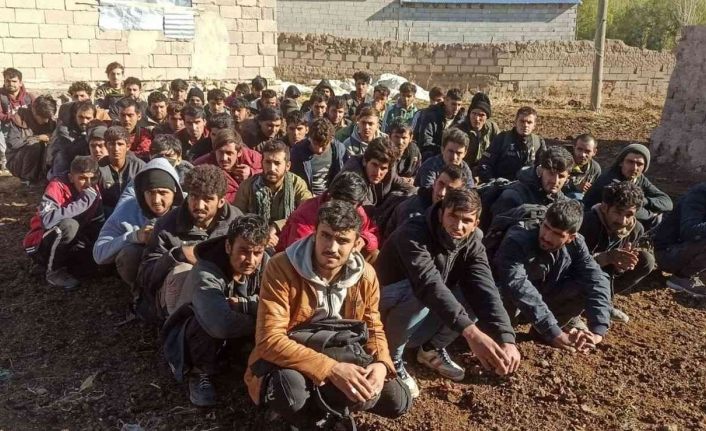 Van’da 188 düzensiz göçmen yakalandı