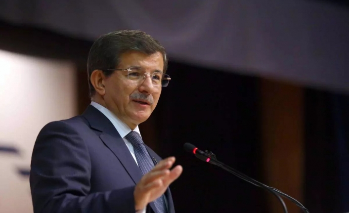 Van’da 4 kişilik asansöre 6 kişi binen Ahmet Davutoğlu ve ekibi yere çakıldı