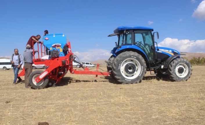 Van’da anıza direkt ekim makinesi ile ekimler başladı