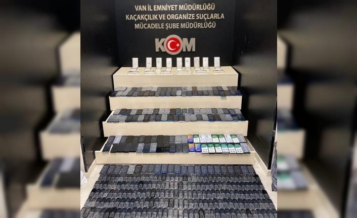 Van’da çok sayıda gümrük kaçağı malzeme ele geçirildi