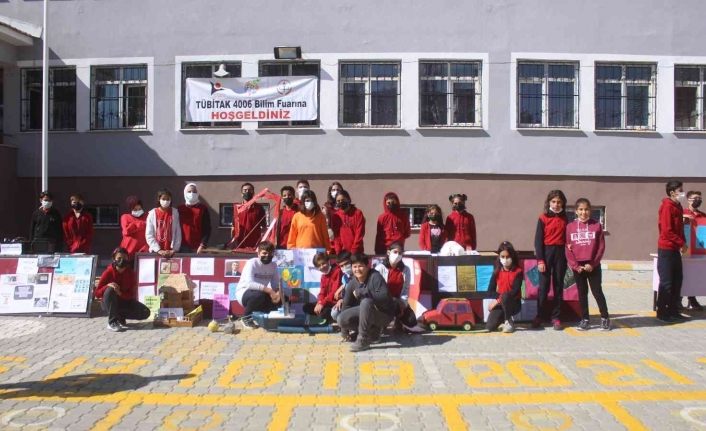 Van’da TÜBİTAK 4006 Bilim Fuarı
