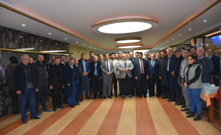 Ahmet Özal Aşiret Reisi Hüsnü Timur ile bir araya geldi