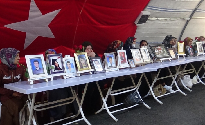 Ailelerin HDP önündeki evlat nöbeti devam ediyor