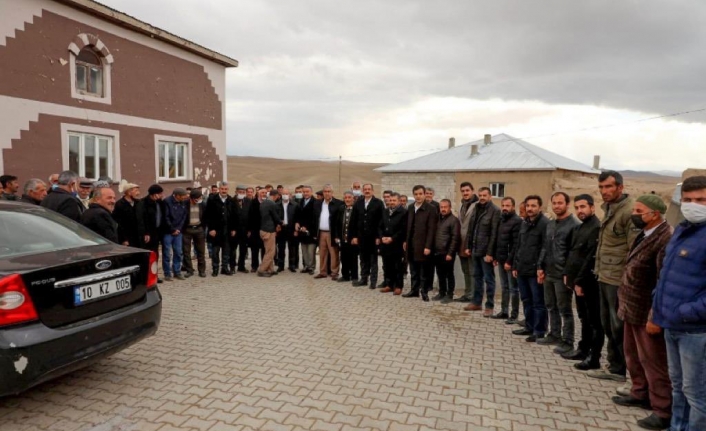Ak Parti Gürpınar Teşkilatından mahalle ziyaretleri