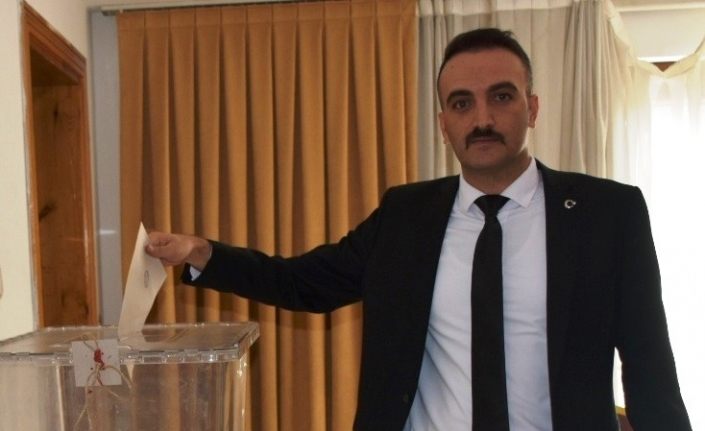 Başkan Yürektürk güven tazeledi