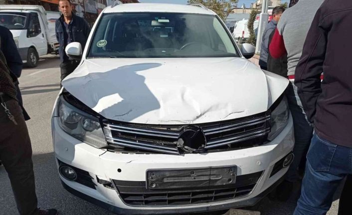 Erciş’te trafik kazası maddi hasara yol açtı
