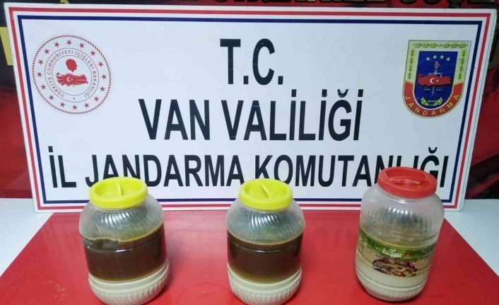 Gürpınar’da 12 kilo 166 gram metamfetamin ele geçirildi