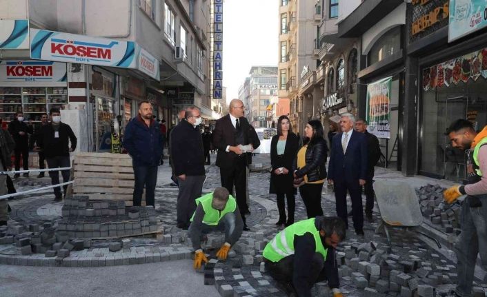 İpekyolu’nda yol çalışmaları sürüyor