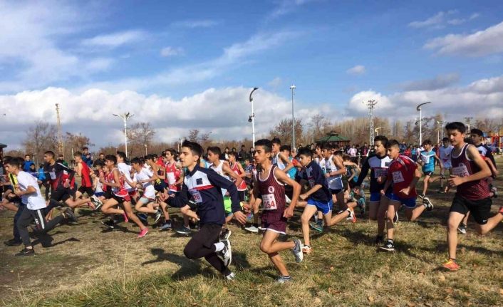 Kros Ligi 1. Kademe Bölge Yarışları Van’da yapıldı