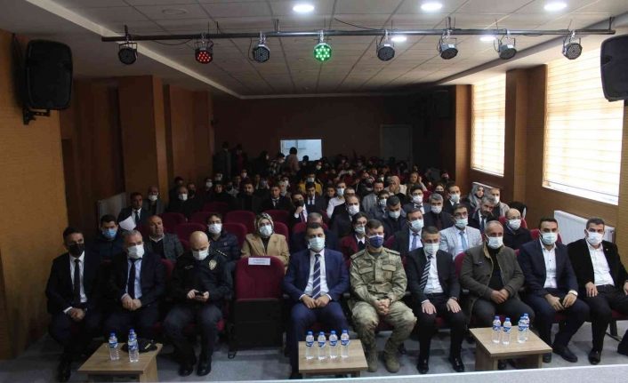 Muradiye’de 24 Kasım Öğretmenler Günü kutlandı