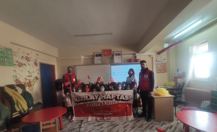 Muradiye’de Kızılay Haftası etkinliği
