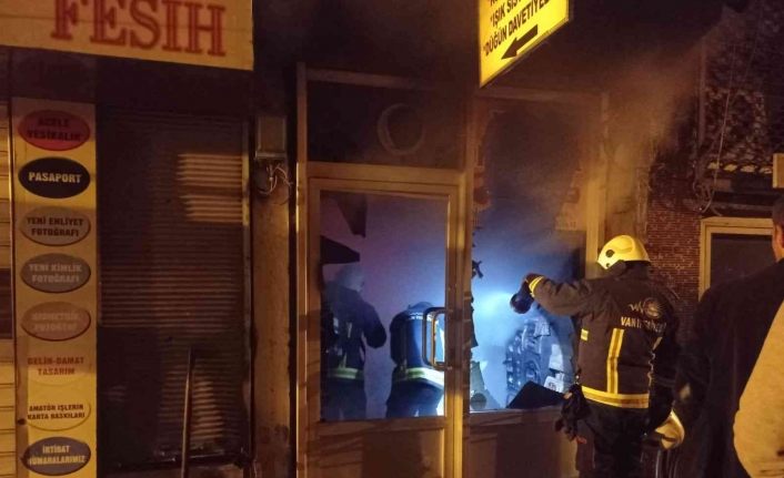 Özalp ilçesinde iş yeri yangını