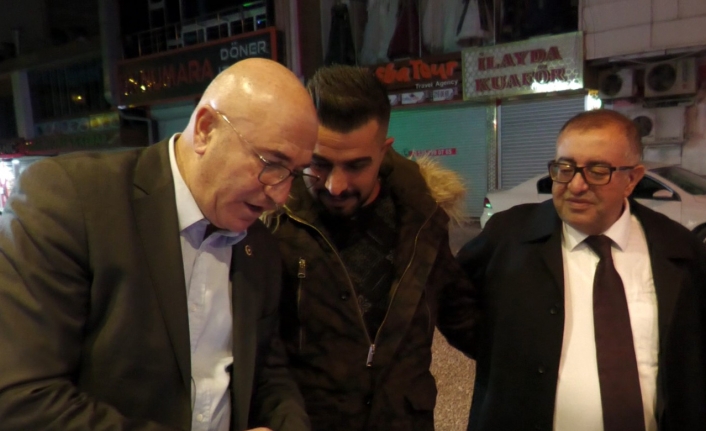 Van’a gelen CHP’li vekillerden akşam esnaf ziyareti
