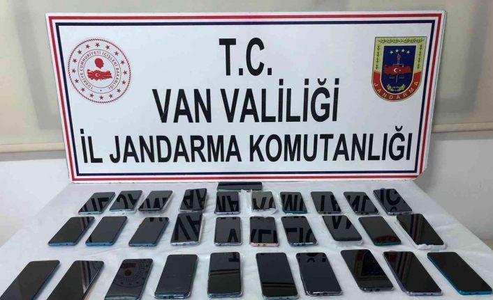 Van’da 31 adet kaçak cep telefonu ele geçirildi