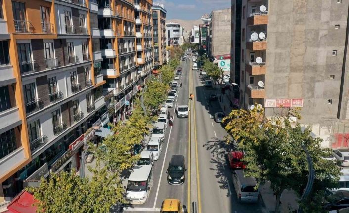 Zübeyde Hanım Caddesi yepyeni bir görünüme kavuştu