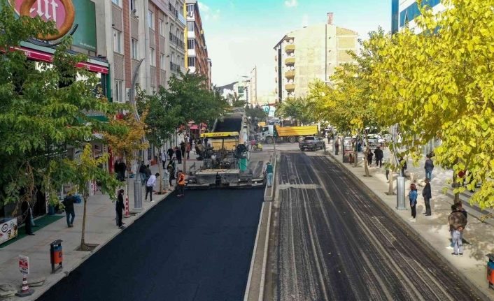 Zübeyde Hanım Caddesi’nde asfaltlama çalışmalarına başlandı