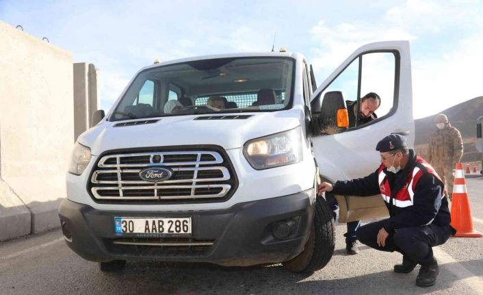 Başkale’de kış lastiği uygulaması