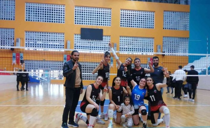 Büyükşehir Belediyesi Kadın Voleybol Takımı 5. haftayı da kayıpsız kapattı