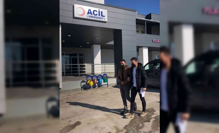Düzensiz göçmeni darp edip parasını alan şahıs tutuklandı