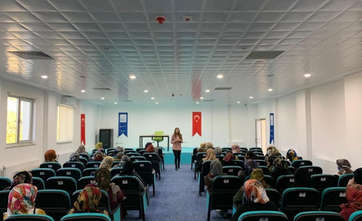 Edremit Belediyesi Aile Toplum Merkezini ihmal etmiyor