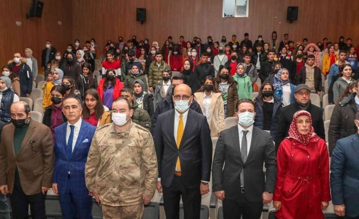 İpekyolu’nda ‘Mehmet Akif Ersoy’u Anma Programı’ düzenlendi