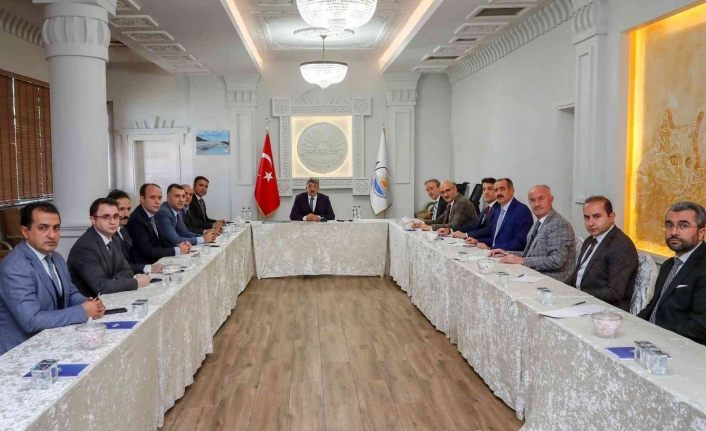 Vali Bilmez, ilçe belediye başkanlarıyla bir araya geldi