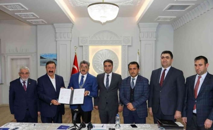 Van Büyükşehir Belediyesi’nde ‘sosyal denge tazminatı’ imzalandı