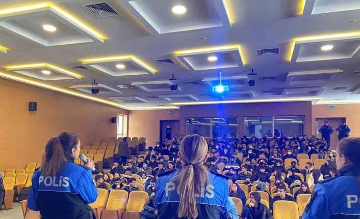 Vanlı öğrenciler Vanlı çocukların kahramanlığını izledi