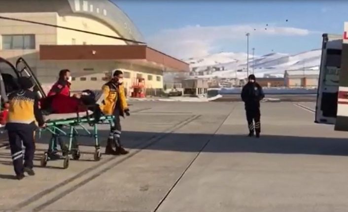 Ambulans helikopter KOAH hastası kadın için havalandı