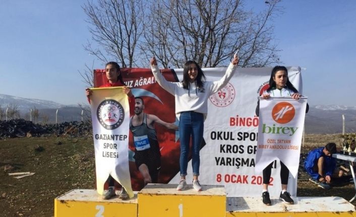 Çaldıranlı sporcu Tuğba Çelik Türkiye finaline adını yazdırdı