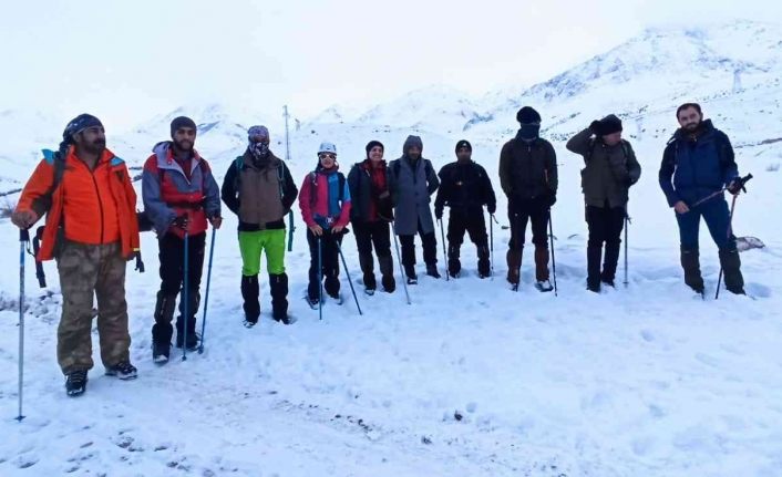 Eksi 25 derece soğukta Artos Dağı’na tırmandılar