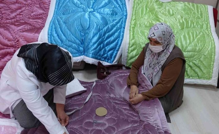 Ercişli ev kadınlarından yorgancılık kursuna büyük ilgi