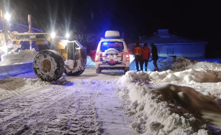 İpekyolu'nda yol açılana kadar evde doğum yaptı