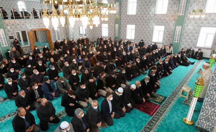Karagündüz Mahallesi’nde bin 500 kişilik cami ibadete açıldı