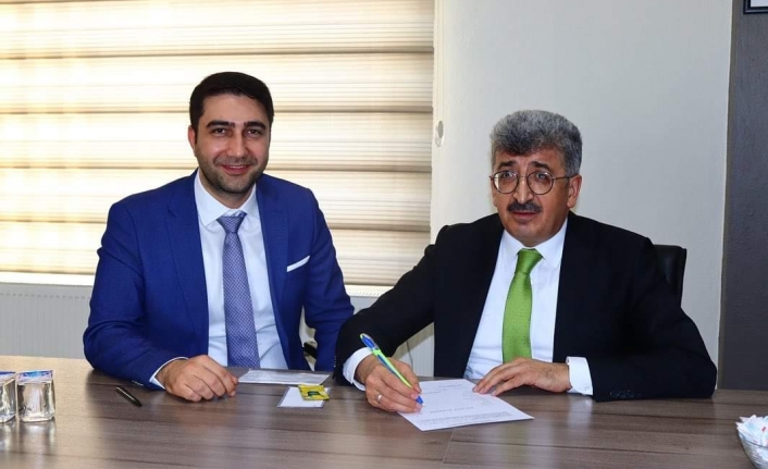 Vali Bilmez ve Protokol üyeleri Vanspor'a üye oldu