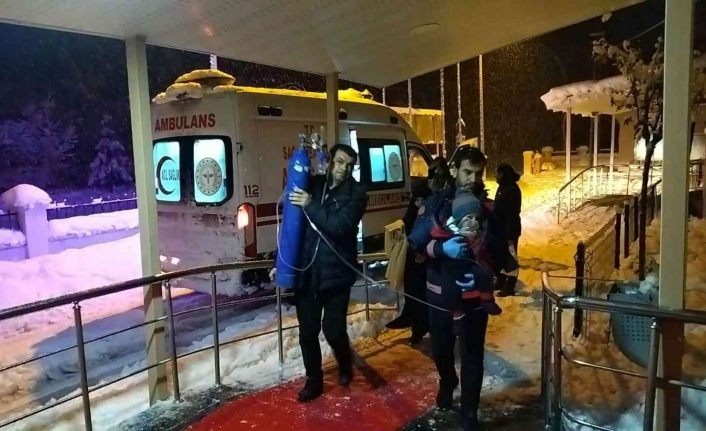 Van'da akciğer hastası minik Mustafa bir saatlik çalışmayla hastaneye yetiştirildi